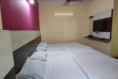 SPOT ON 80478 Hotel Baba Classic