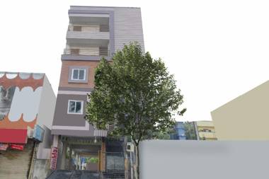 OYO 82310 Holiday Inn