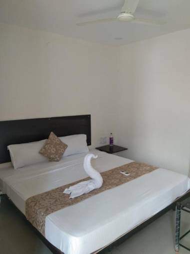 OYO 83571 Hotel Meredian Grand