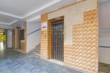 OYO Flagship 85603 Kphb Metro Station