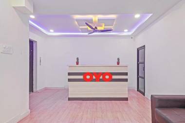 OYO 87972 City Holiday