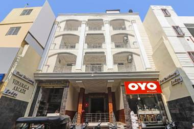 OYO 89833 Devi Residency