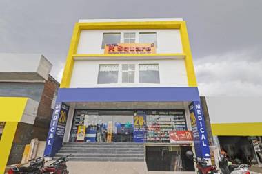 OYO 89390 Hotel R Square