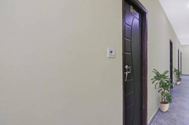 OYO 89390 Hotel R Square