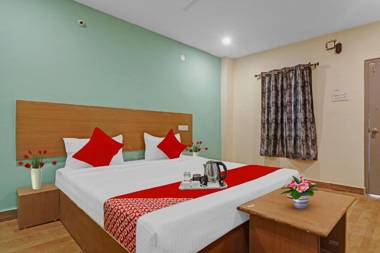 OYO 91582 Hotel Lavish Stay