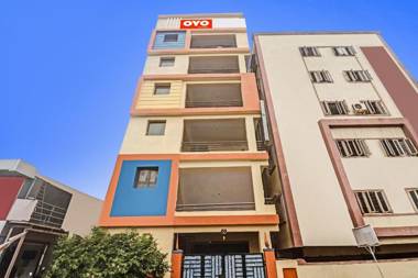 OYO 92953 Sri Navya Grand