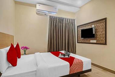 OYO 93527 Hotel 7 Hills Luxury Rooms
