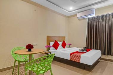 OYO 93527 Hotel 7 Hills Luxury Rooms