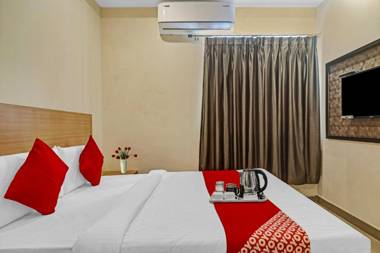 OYO 93527 Hotel 7 Hills Luxury Rooms