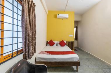 OYO 70384 Supriya Lodge