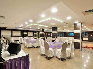 Hotel Crystal Ganga Heights