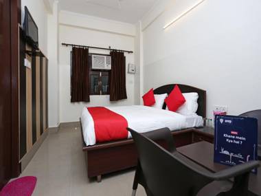 OYO 11623 Hotel Shiva Palace