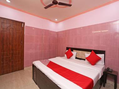 OYO 37020 Hotel Chauhan
