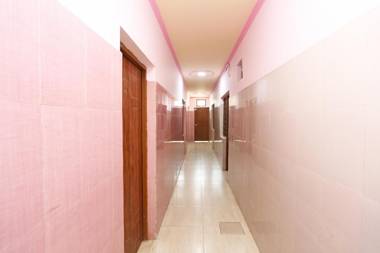 OYO 37020 Hotel Chauhan