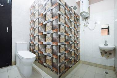 OYO 67731 Hotel Ganga Inn