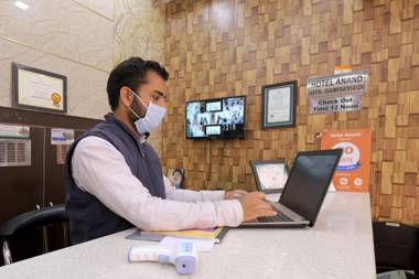 Hotel Anand Harkipauri By Perfect Stayz