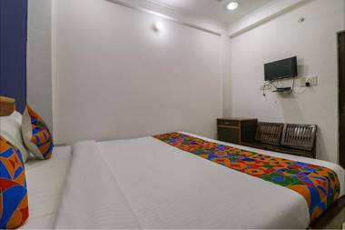 FabExpress Royal Stays