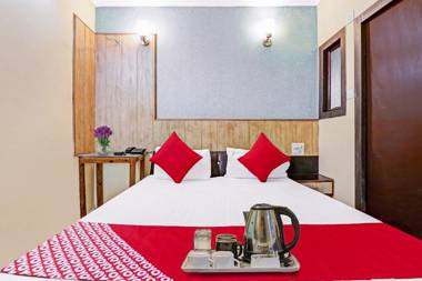OYO 90120 Hotel Shaurya