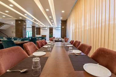 HOTEL VIVAAN REGENCY