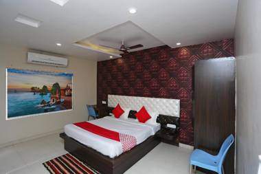 OYO 43897 Redstone