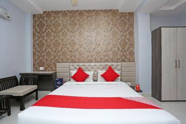 Capital O 8194 The Golden Ville