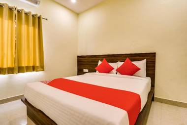 OYO 49839 Prince Mama