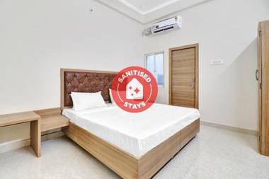 Collection O 82180 Pearl Inn Guest House