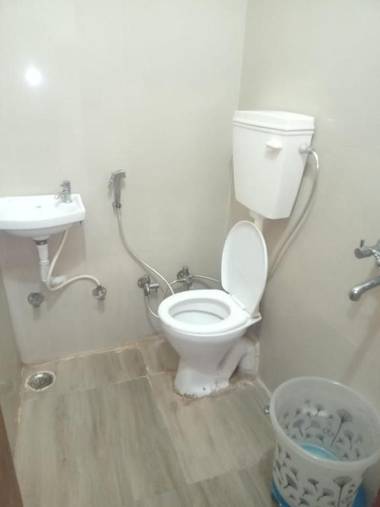 Hotel Shyla International By WB Inn