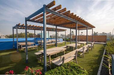 Bloom Boutique l Signature Towers