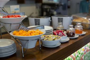 Bloom Boutique l Signature Towers