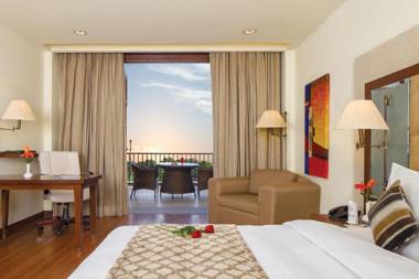 DLF Club 5 - Golf Course Road