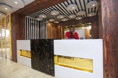 OYO 27864 Hotel Samrat
