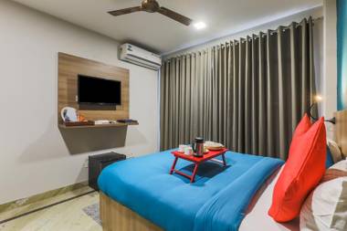 Capital O 7536 The Aurora Paradise