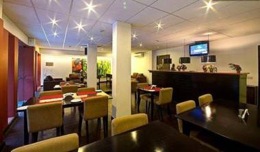 Octave Golfcourse Inn