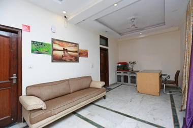 OYO 11559 Lakshay Residency