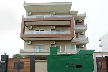 Capital O 17150 Hotel Silver Royal