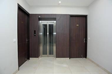 Capital O 17150 Hotel Silver Royal