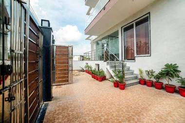 FabHotel Emoji Stays