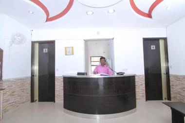 OYO 18557 The Chef Guest House