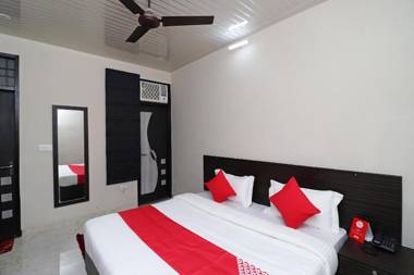 OYO 17425 Dwarka Palace