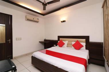 OYO 26868 Wonderland Inn