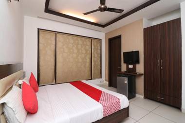 OYO 26868 Wonderland Inn