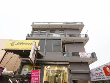 OYO 37096 A2k Residency