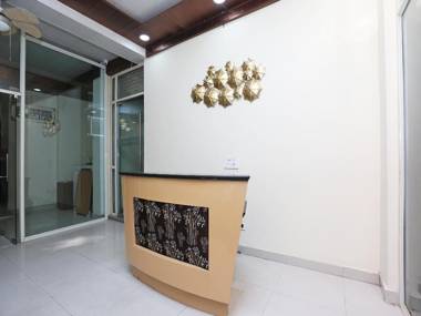 OYO 37096 A2k Residency