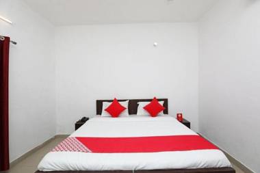 OYO 36700 Moonlight Residency