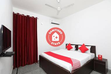 OYO 36700 Moonlight Residency