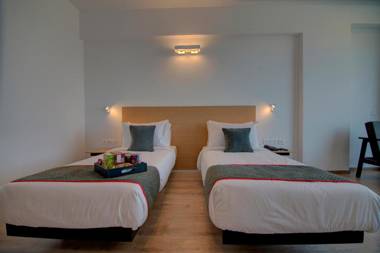 OYO Townhouse 158 Near Netaji Subhash Marg