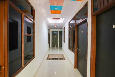 OYO 62980 Shiva Residency