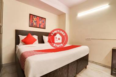 OYO 65500 Rohini Inn