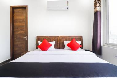 OYO 66943 Blueleaf Residency